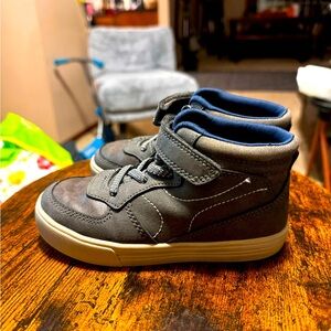 Oshkosh 10M and 9M boys Dress shoes/sneakers  Grey